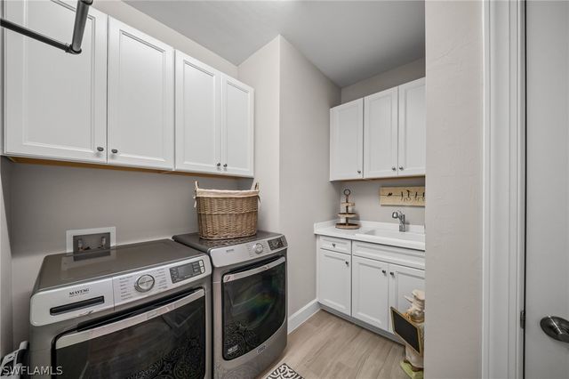 9681 Everglades DR, Naples, FL 34120