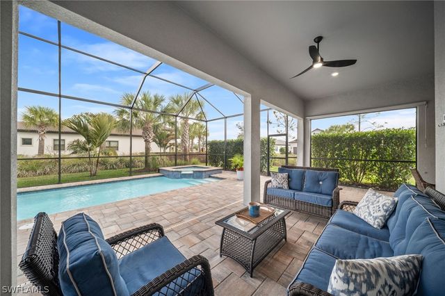 9681 Everglades DR, Naples, FL 34120