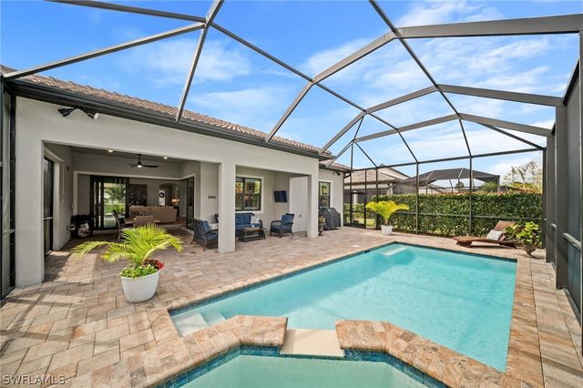 9681 Everglades DR, Naples, FL 34120