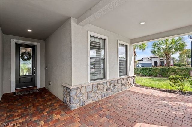 9681 Everglades DR, Naples, FL 34120