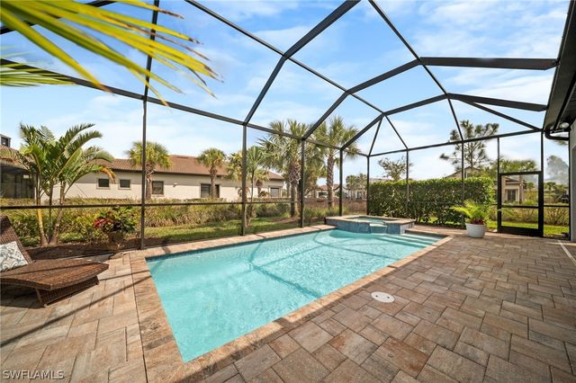 9681 Everglades DR, Naples, FL 34120