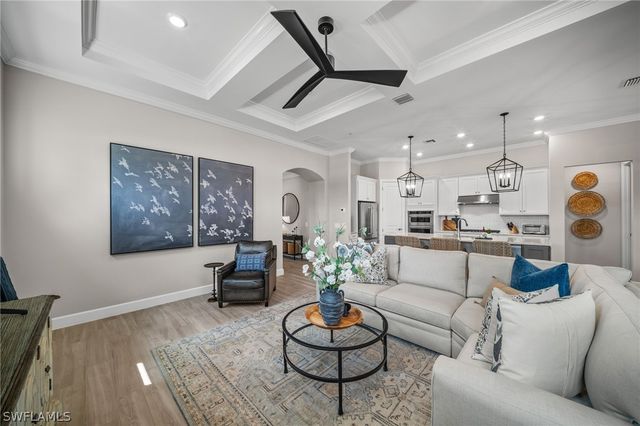 9681 Everglades DR, Naples, FL 34120