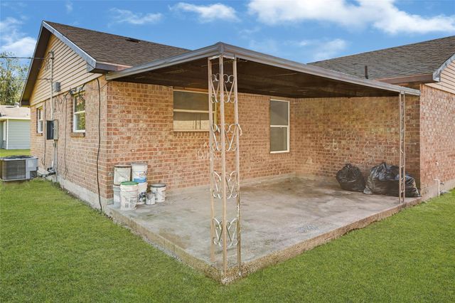 3322 1st Avenue S, Texas City, TX 77590