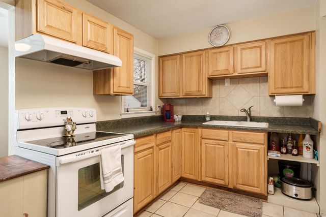 1908 Melrose Street, Rockford, IL 61103