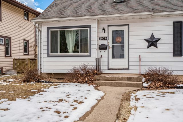 1908 Melrose Street, Rockford, IL 61103