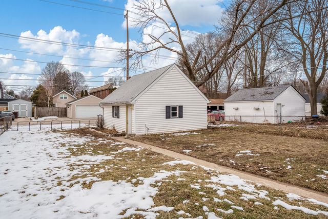 1908 Melrose Street, Rockford, IL 61103