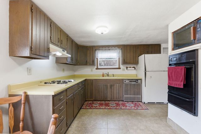 8256 E State Road 2, New Carlisle, IN 46552