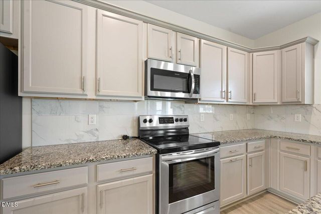 105 Wicklow Court, Clayton, NC 27527