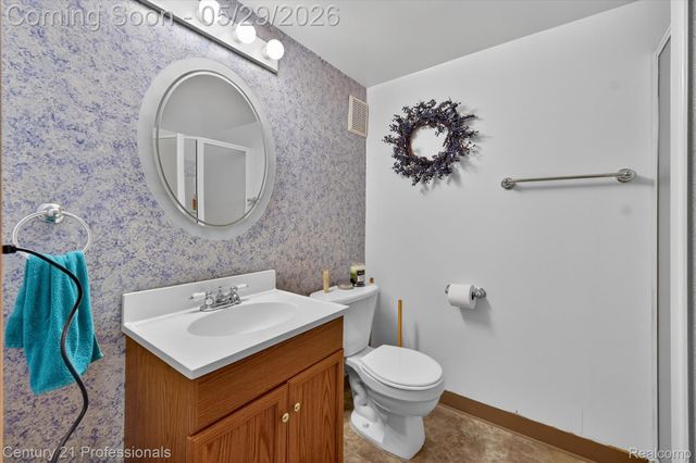 7414 Gilman Street, Westland, MI 48185