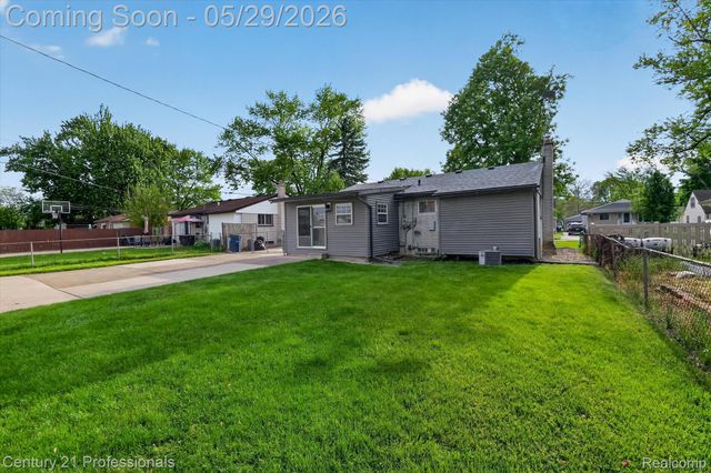 7414 Gilman Street, Westland, MI 48185