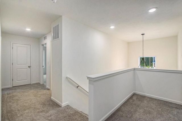 8412 Knotty Pine Lane, Kalamazoo, MI 49009