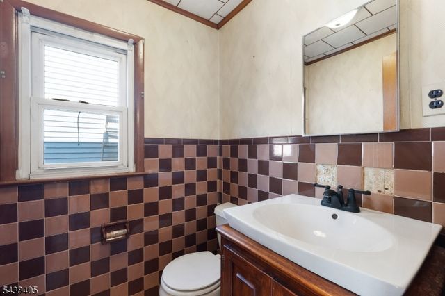 143 Sylvan Ave, Clifton City, NJ 07011