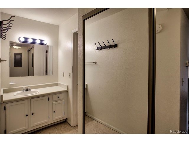 479 Wright St 203, Lakewood, CO 80228