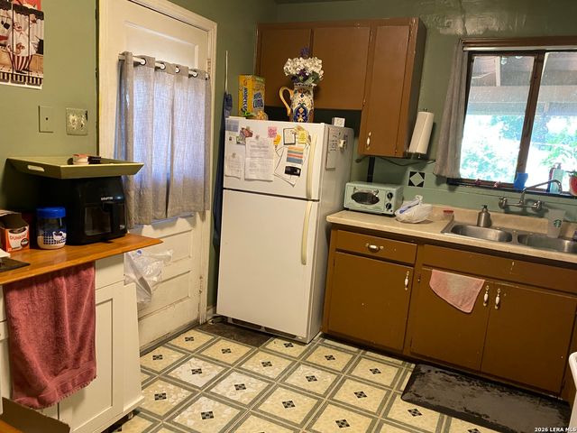 2040 BUFFALO ST, San Antonio, TX 78211