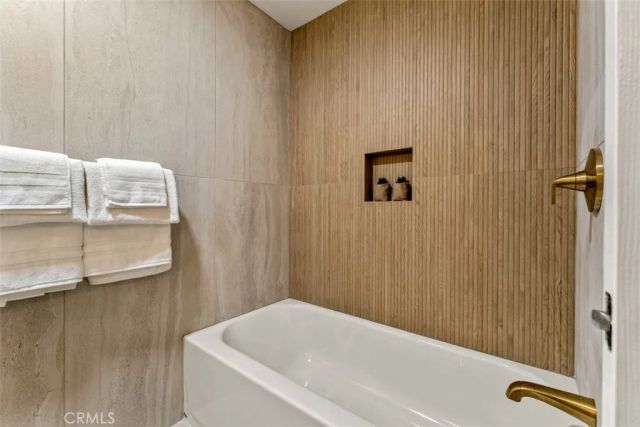 12 Woodleaf, Irvine, CA 92614