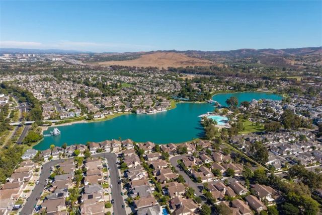 12 Woodleaf, Irvine, CA 92614