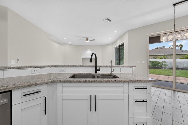1146 WOODCREST LANE, North Port, FL 34286