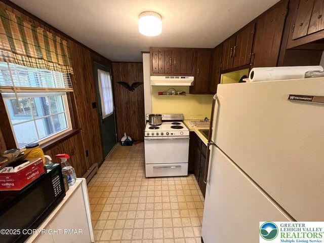 226 Bear Creek Lake Drive, Penn Forest Twp, PA 18229