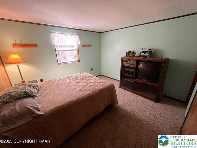 226 Bear Creek Lake Drive, Penn Forest Twp, PA 18229