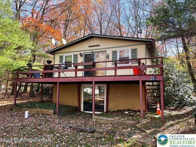 226 Bear Creek Lake Drive, Penn Forest Twp, PA 18229