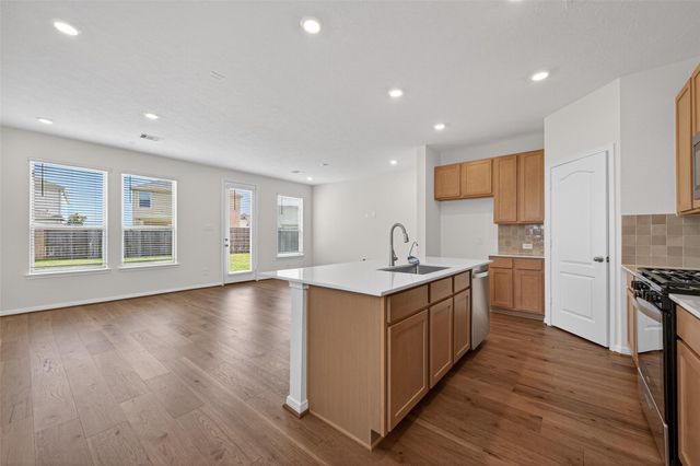 8110 Shelter Bay Lane, Cypress, TX 77433