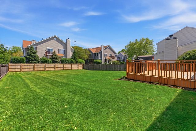 425 Hobart Drive, South Elgin, IL 60177