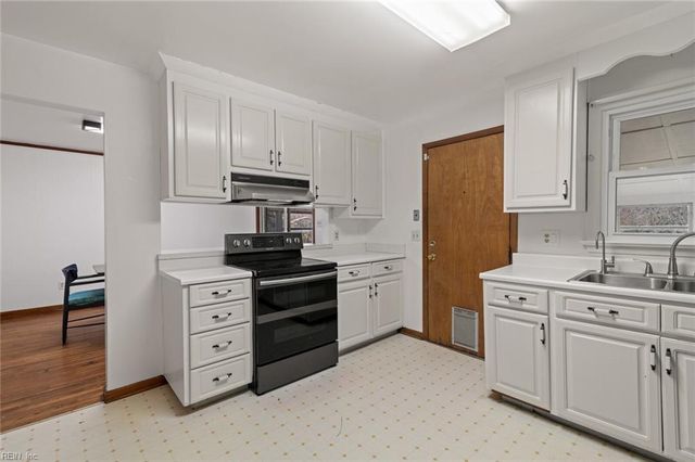 606 Charlton DR, Hampton, VA 23666