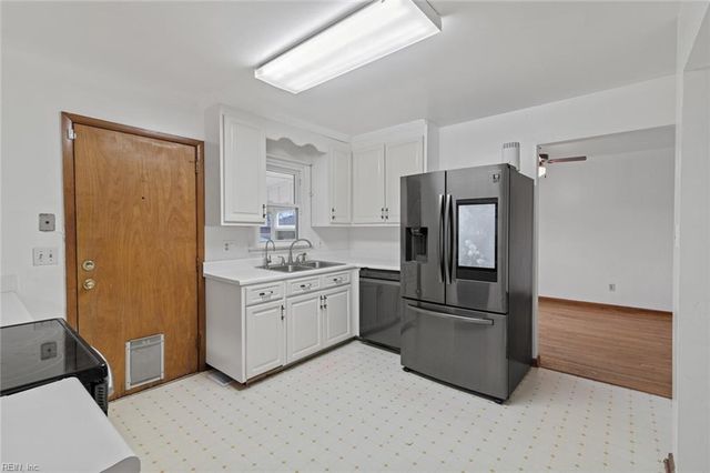 606 Charlton DR, Hampton, VA 23666