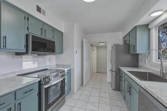 3160 Plaza Blanca, Santa Fe, NM 87507