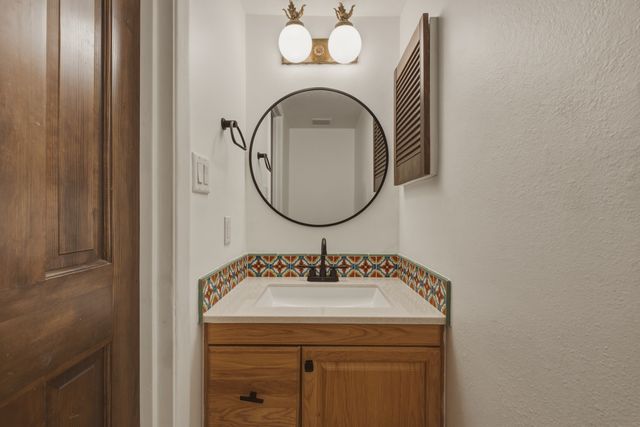 3160 Plaza Blanca, Santa Fe, NM 87507