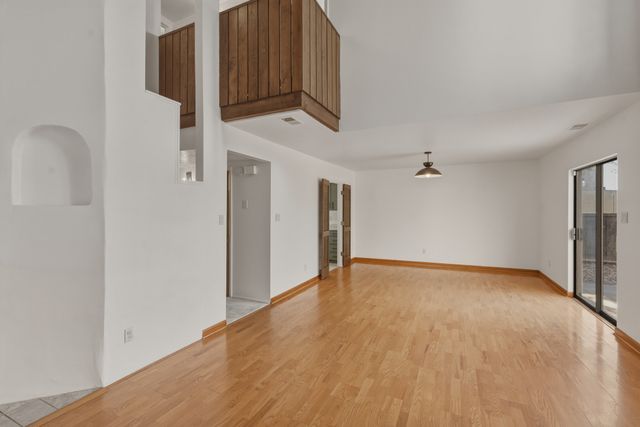 3160 Plaza Blanca, Santa Fe, NM 87507