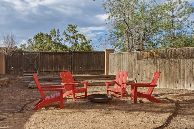 3160 Plaza Blanca, Santa Fe, NM 87507