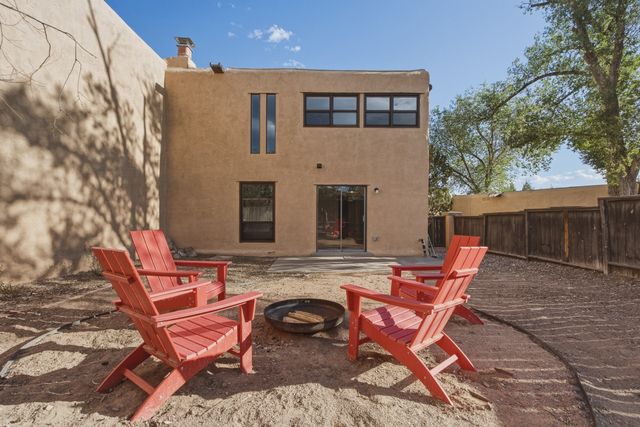 3160 Plaza Blanca, Santa Fe, NM 87507