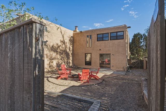 3160 Plaza Blanca, Santa Fe, NM 87507
