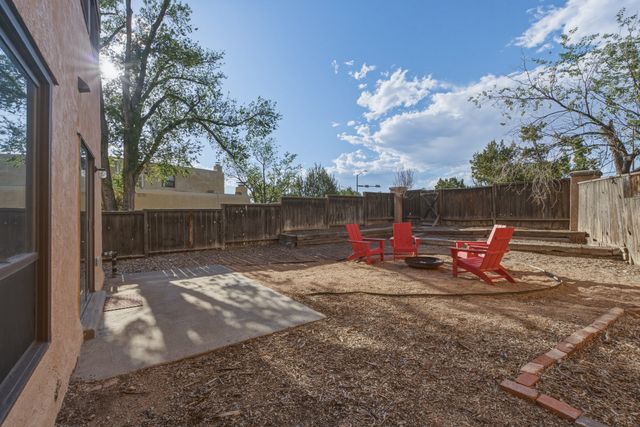 3160 Plaza Blanca, Santa Fe, NM 87507