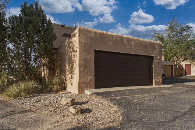 3160 Plaza Blanca, Santa Fe, NM 87507