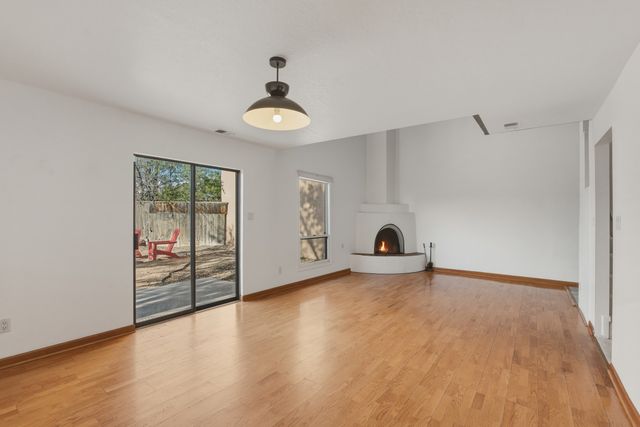 3160 Plaza Blanca, Santa Fe, NM 87507