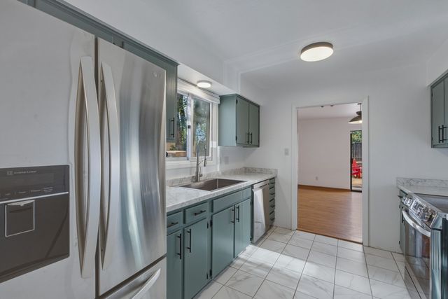 3160 Plaza Blanca, Santa Fe, NM 87507