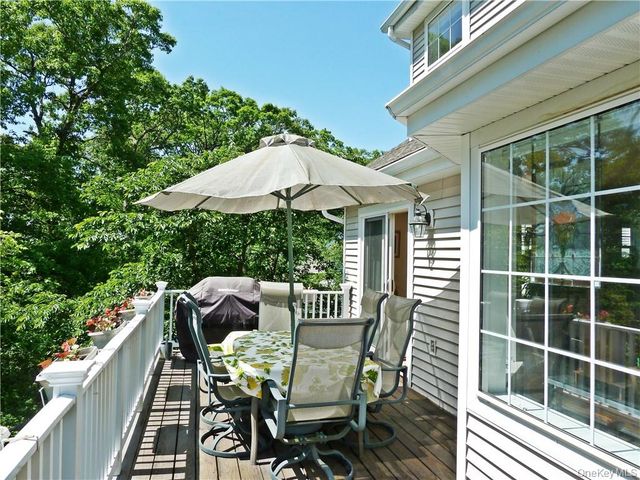 107 Winding Ridge Road 107, White Plains, NY 10603