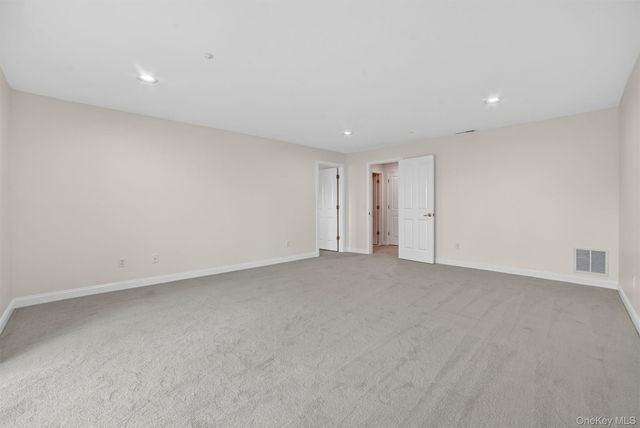 107 Winding Ridge Road 107, White Plains, NY 10603
