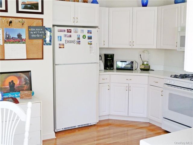 107 Winding Ridge Road 107, White Plains, NY 10603