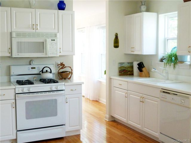 107 Winding Ridge Road 107, White Plains, NY 10603