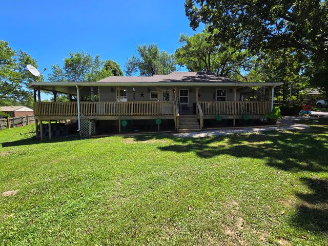 308 E James Street, Mountain View, MO 65548