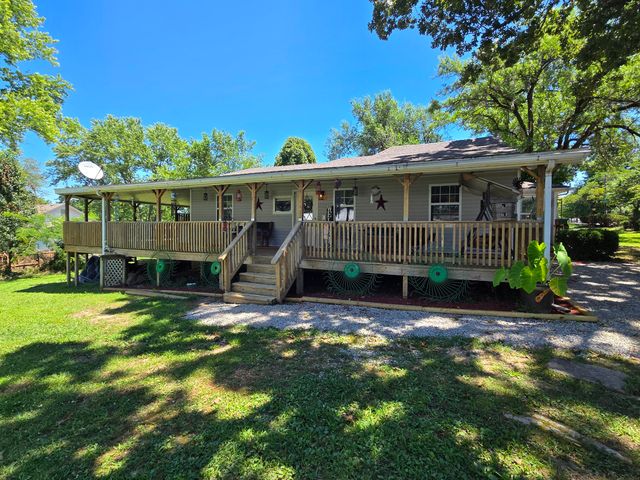 308 E James Street, Mountain View, MO 65548