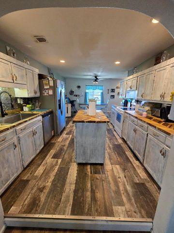 308 E James Street, Mountain View, MO 65548