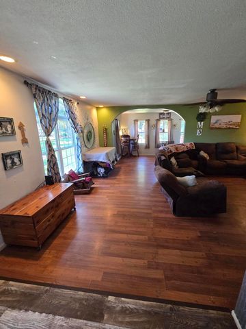 308 E James Street, Mountain View, MO 65548