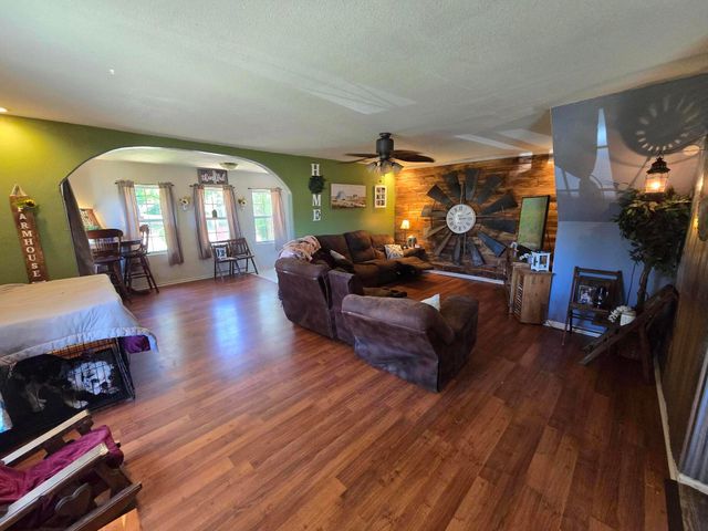 308 E James Street, Mountain View, MO 65548