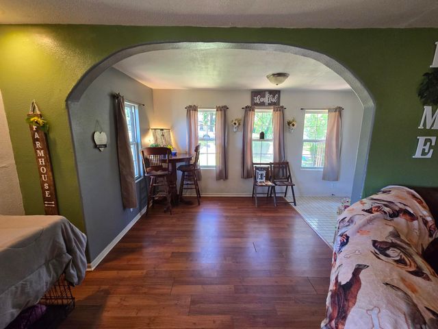 308 E James Street, Mountain View, MO 65548