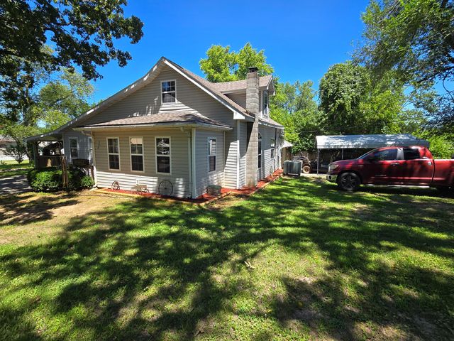 308 E James Street, Mountain View, MO 65548