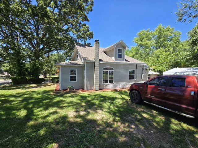 308 E James Street, Mountain View, MO 65548